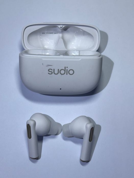 Słuchawki bezprzewodowe sudio - bluetooth, etui ładujące