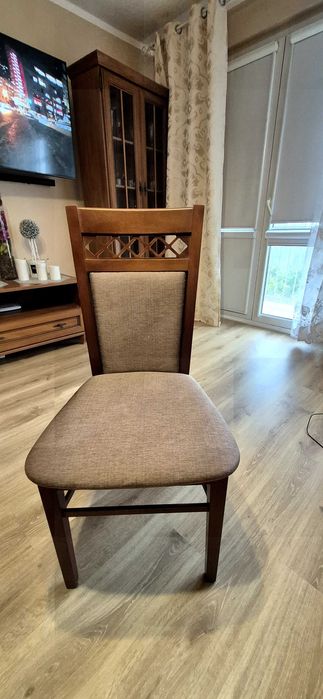 Sprzedam Stoł rozkładany z krzesłami + szafka rtv i witryna