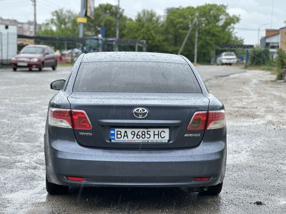 Тойота Авенсис 2011г 1.8 гбо