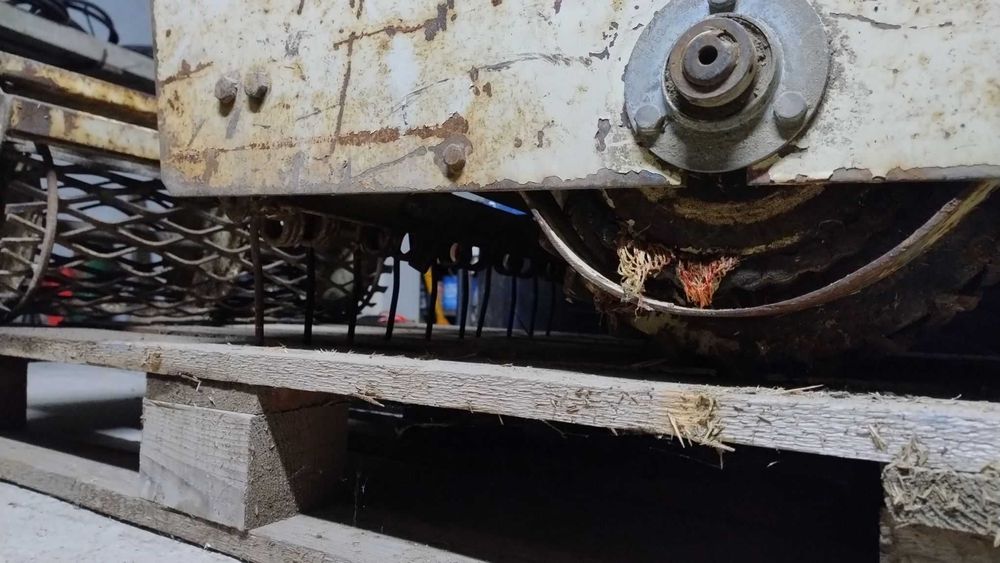 Siewnik Do Trawy Nasion Spalinowy Napęd