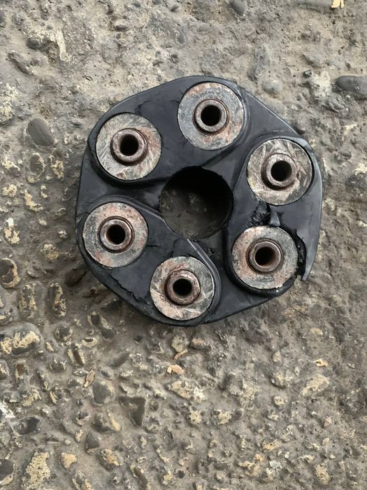 Еластична муфта кардана мерс 124, 202 e250 e300 c180 c220