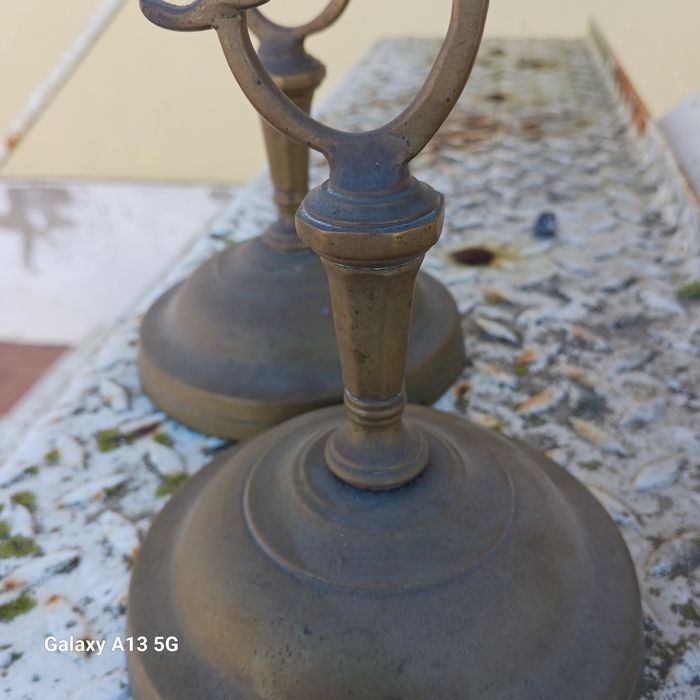 Castiçais 2 peças antigas em latão puro