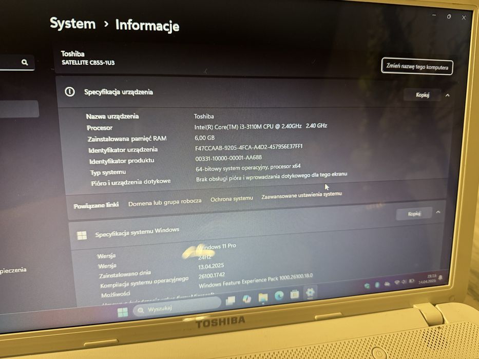 Laptop TOSHIBA bialy