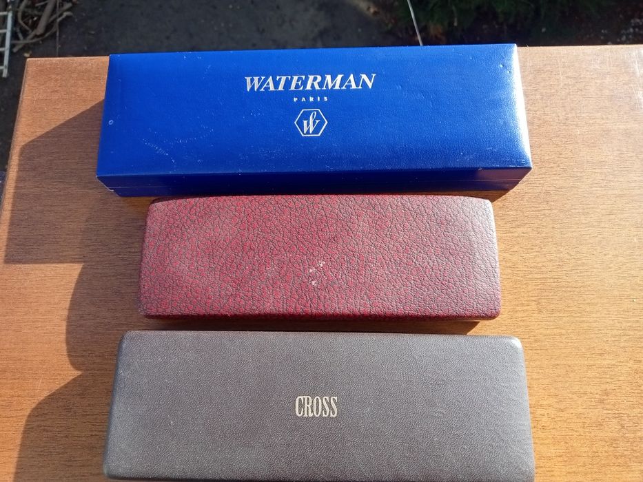 Caixas antigas para canetas