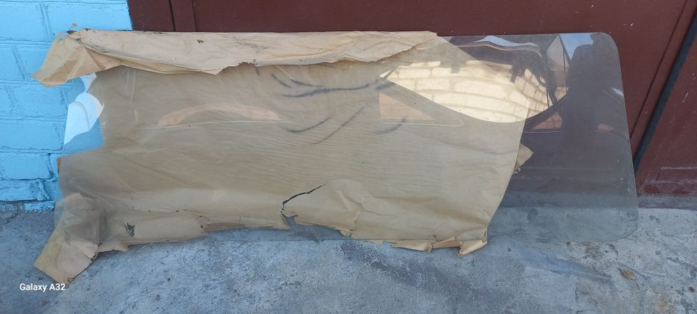 Стикло лобовое москвіч