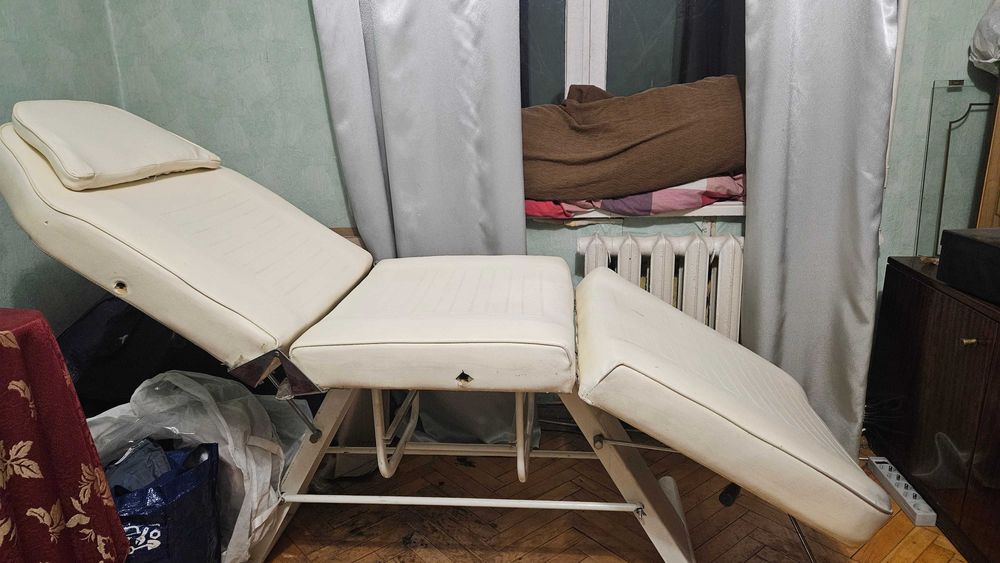 Масажний стіл UMS Beauty