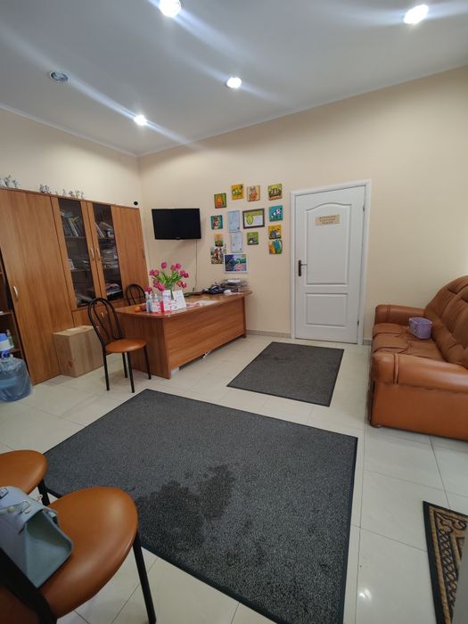 Продаж Комерція вул.Куліша Центр Фасад 3 вікна+ Двері,ц.160000 у.о