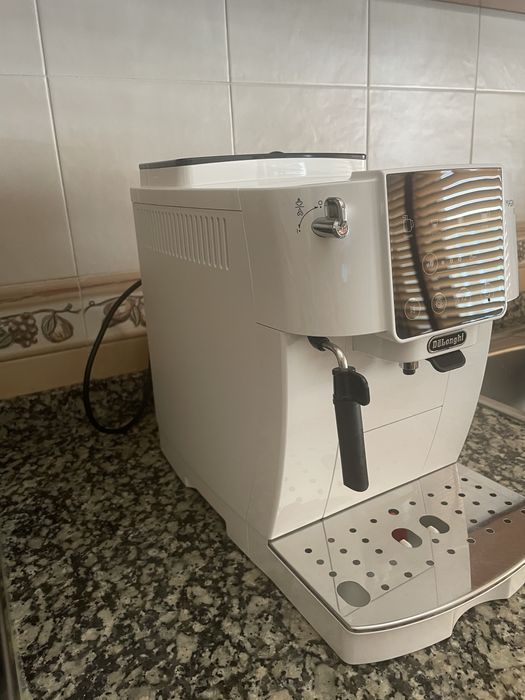 Máquina de Café DeLonghi Magnifica Start ECAM220.20.W
