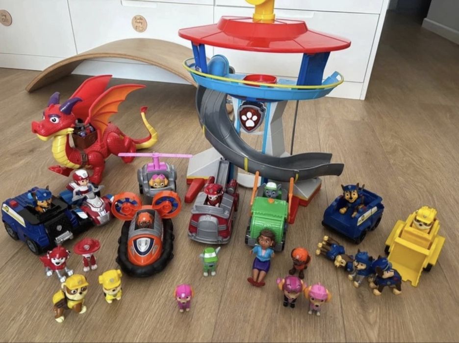 Zestaw Psi Patrol baza pojazdy pieski