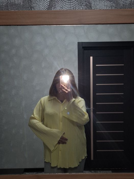Блуза кольору butter yellow