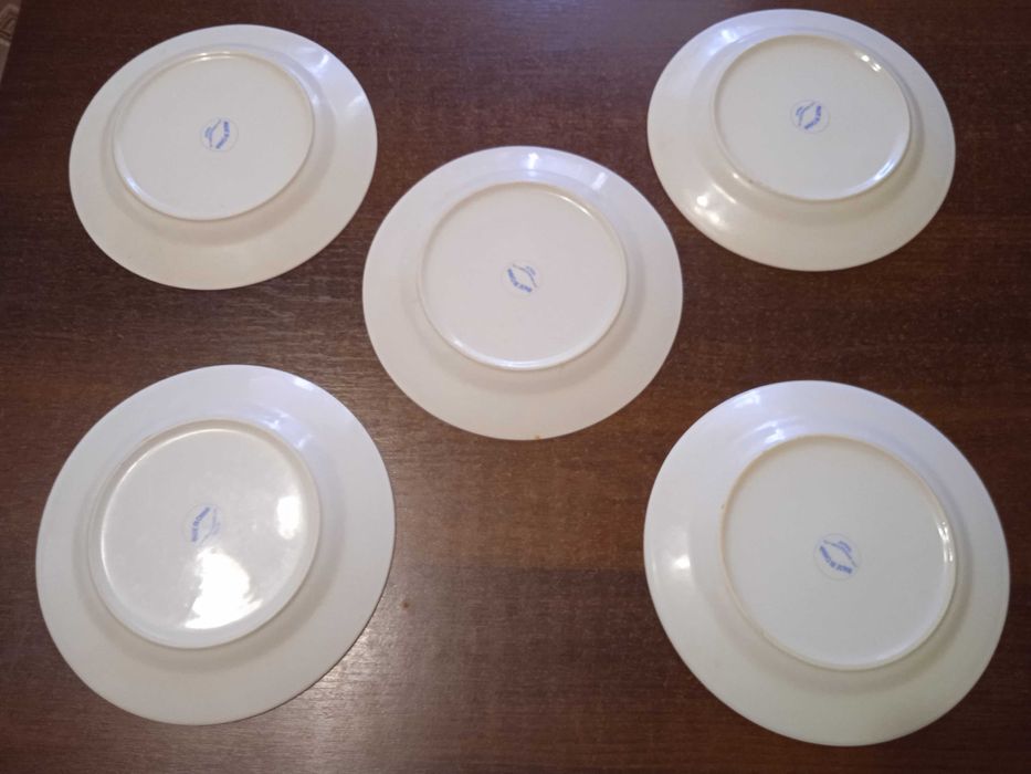 Набор 5  обеденных тарелок