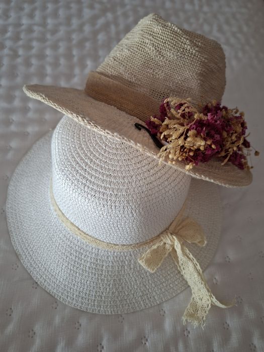 2 chapeus novos, branco e beje