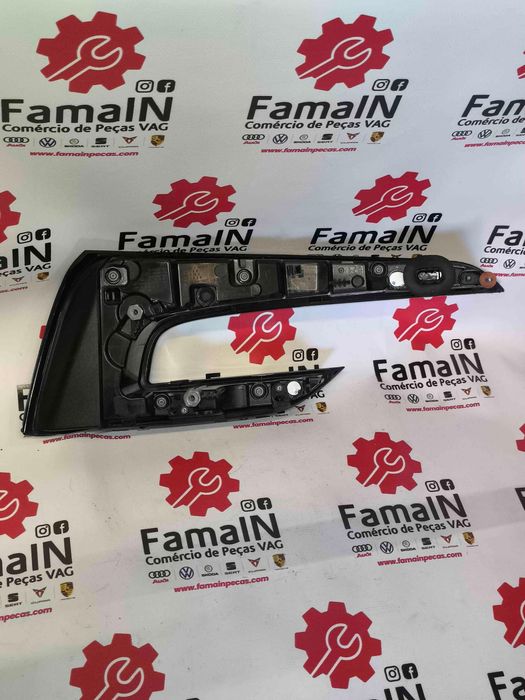 Farolim Direito TESLA MODEL 3