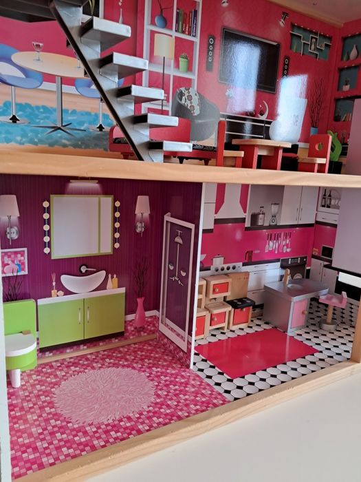 Duży domek dla lalek