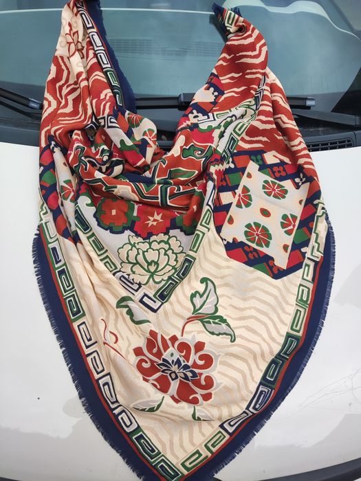 Duża chustka wzorzysta