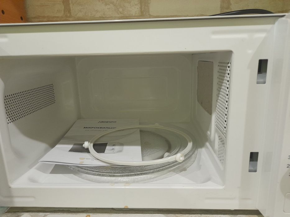 Микроволновка в хорошем состоянии