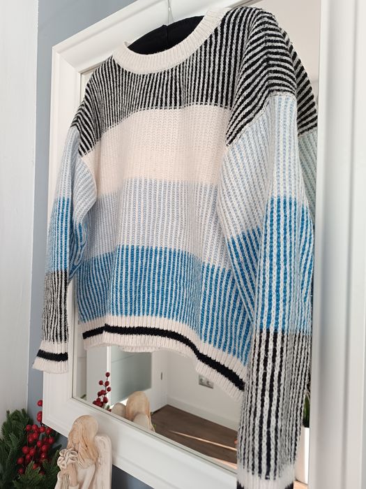 Sweter z dodatkiem wełny