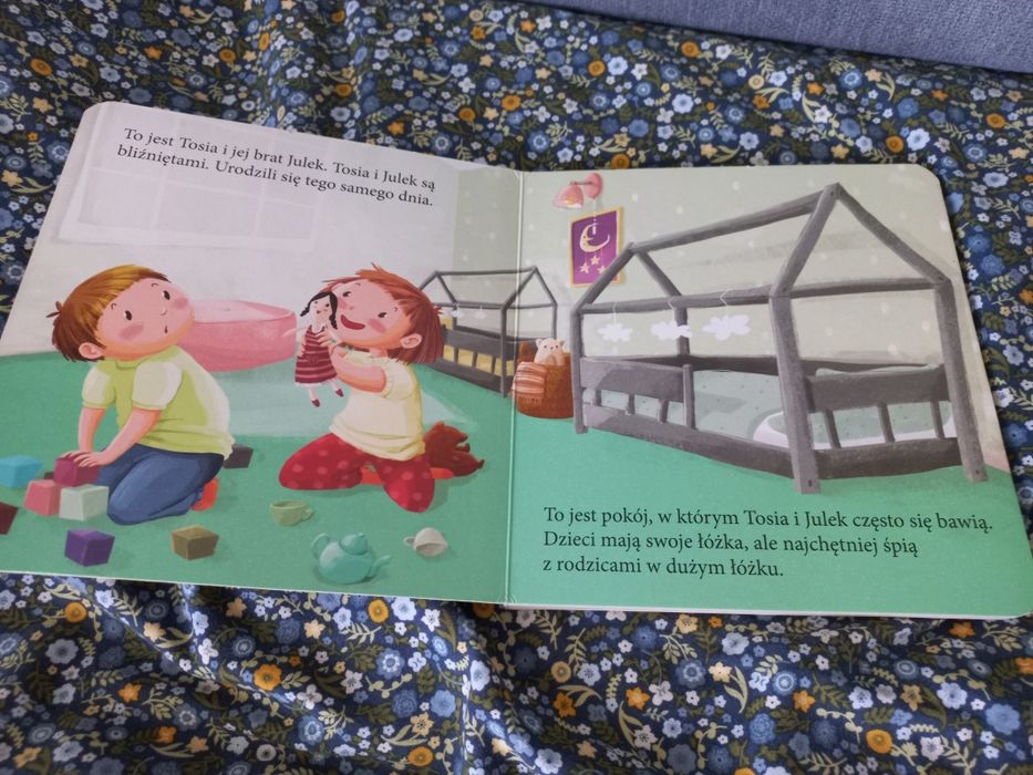 Tosia I Julek robią siku