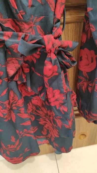 Sukienka mini w kwiaty