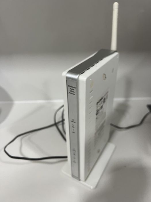 D-Link Router with Charger.64585932566529124