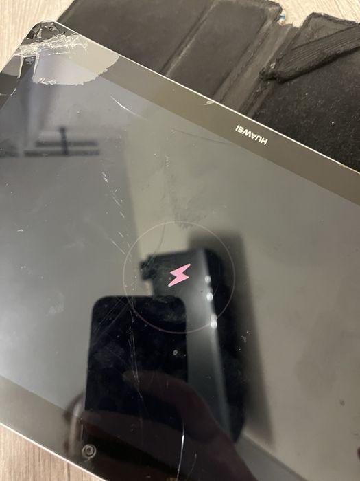 Планшет HUAWEI на запчасти