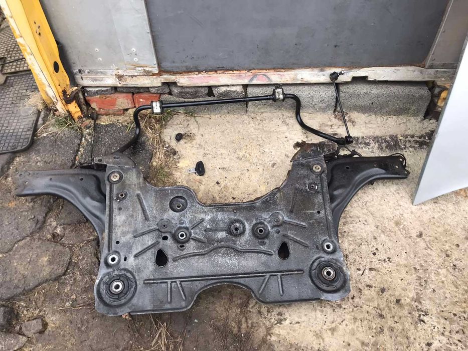 Підрамник балка передня Рено Лагуна 2 01-06р