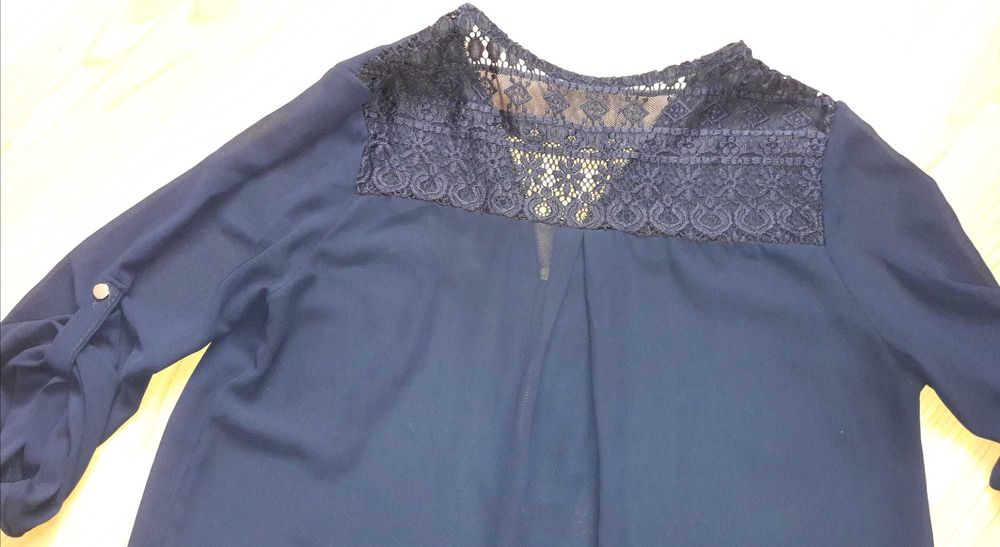 Granatowa Elegancka Bluzka ze Złotym Zamkiem, Koronka na Plecach L