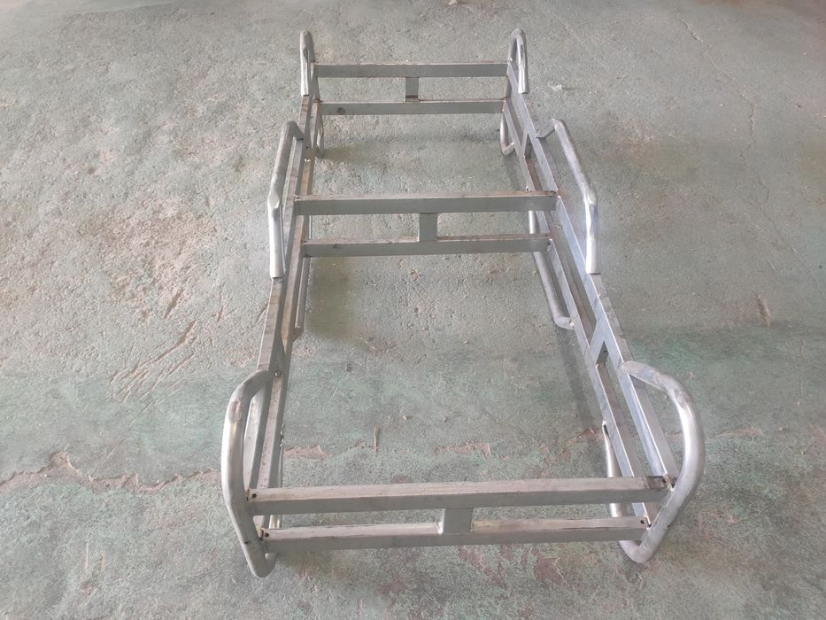 Dormentes/Suportes de metal para barricas de 225L