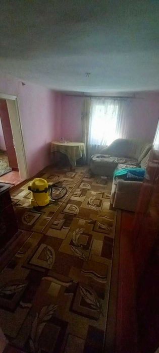 Продаж будинку туалет, ванна та автономне опалення.