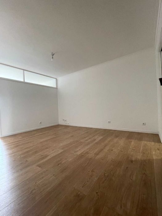 Apartamento T1 renovado - centro de Estarreja