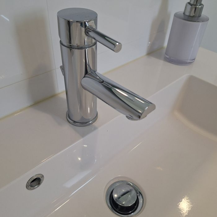 Movel Wc completo com torneira, valvula e espelho