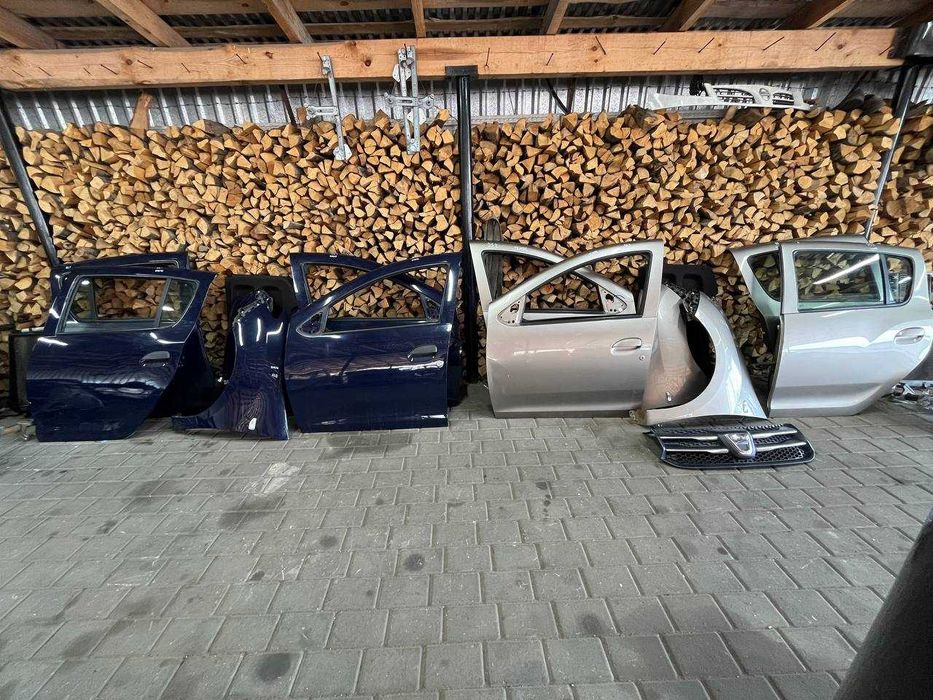 Рішотка бампер Dacia Sandero 2 Logan 2 (2013-2016)