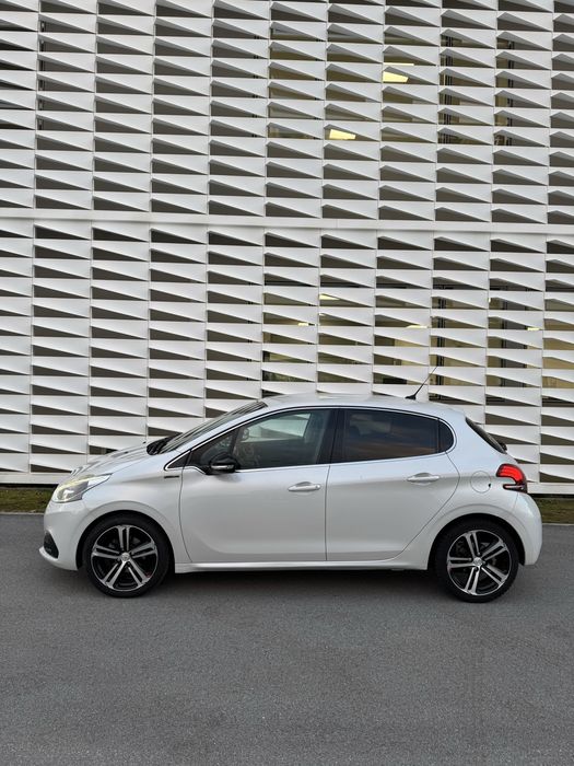 Peugeot 208 Gt Line 110 cv