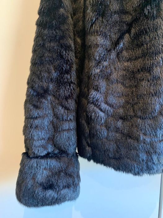 Casaco de pêlo preto Tam. M da Zara