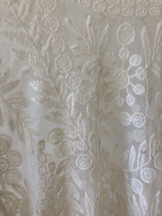 Blusa branca de renda