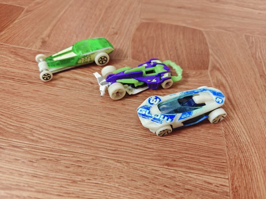 Машинки Hot Wheels