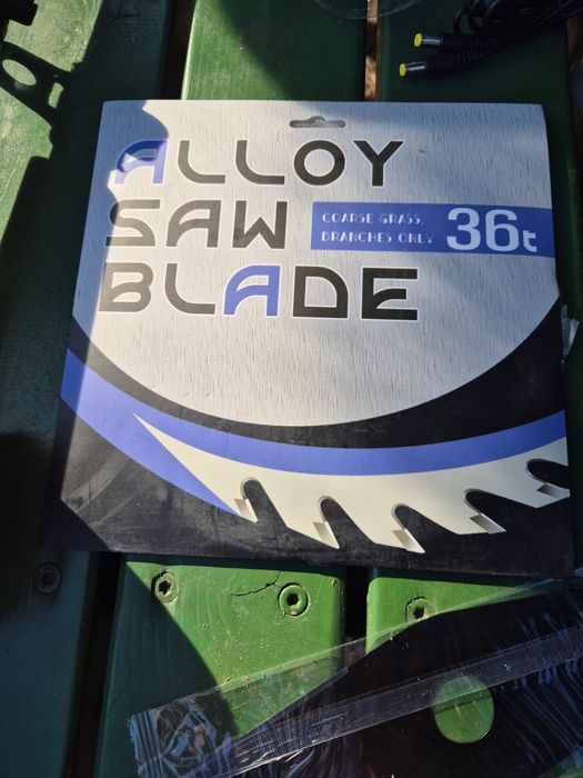 Akumulatorowa podkaszarka do trawy