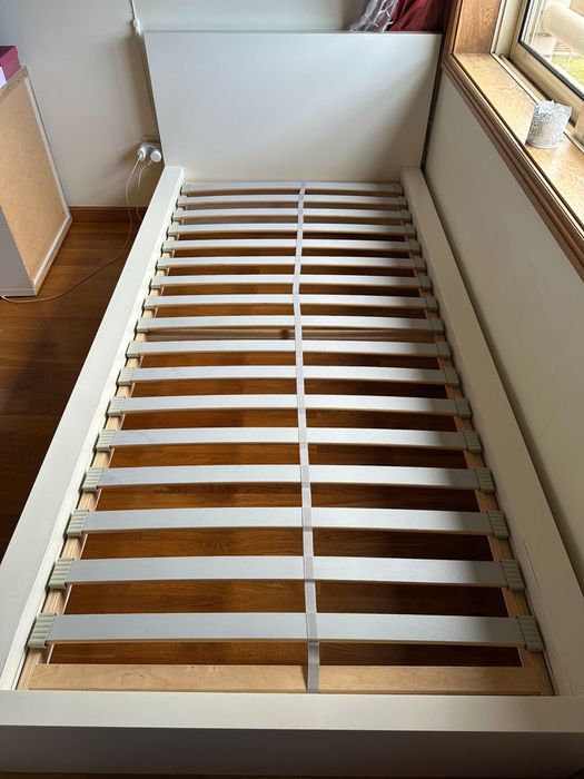 Cama, estrado, colchão IKEA MALM 90x200