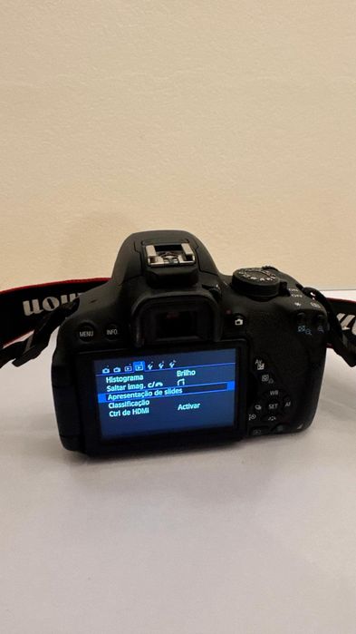 Câmara fotográfica Canon EOS 700D
