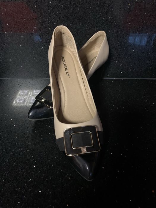 Sapatos beje em cx usado uma vez