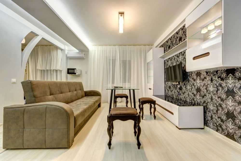 Посуточно 2ком-я возле ТЦ"Ocean Plaza"на ул.Большая Васильковская 145