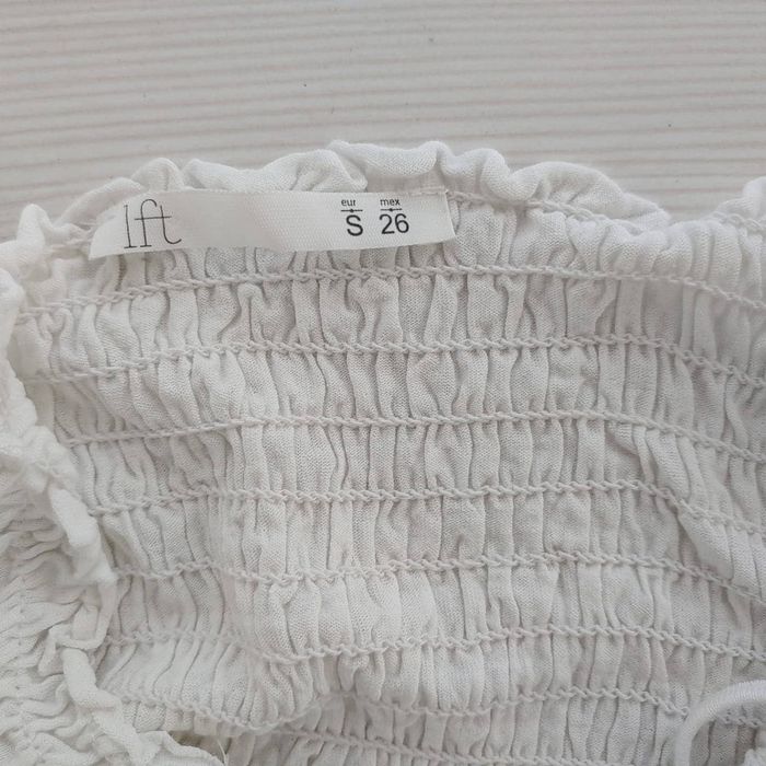 Top branco franzido, Lefties, tamanho S, como novo