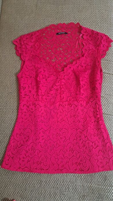 Bluzka koloru fuksja  z koronki z lycrą r. S Orsay