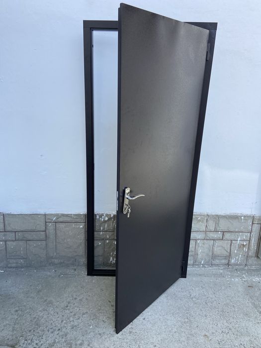 Вуличні вхідні металеві двері