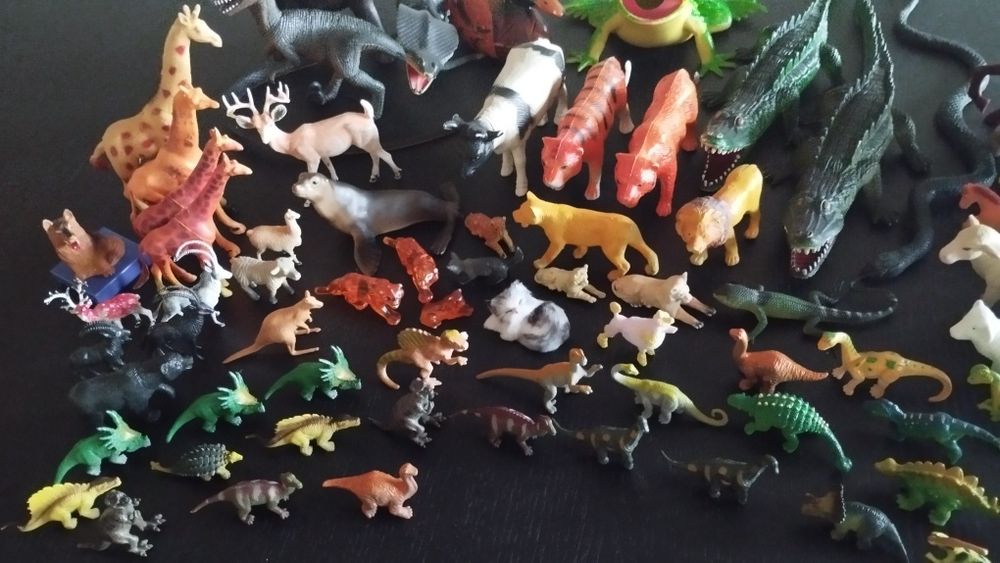 Pack de 100 figuras de animais em PVC de vários tamanhos