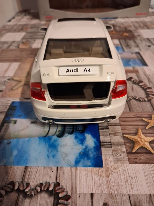 Unikat Audi A4 B6  model kolekcjonerski 1:18