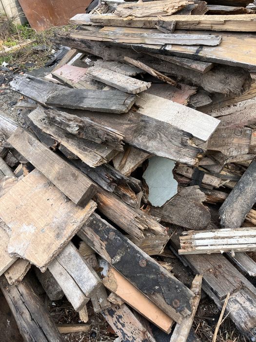 Drewno z rozbiórki