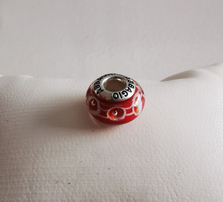 Conta Abbagio Vermelho e Branco
