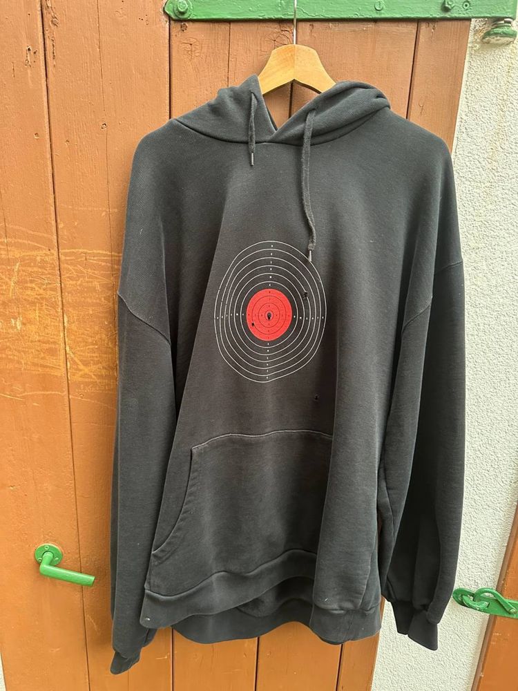 Vetements target hoodie 22 000 Olx