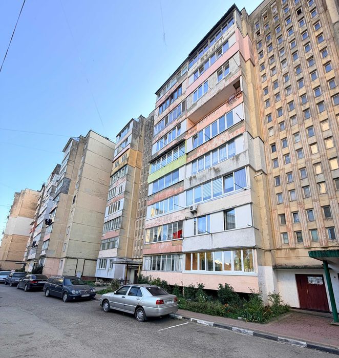 Продаж 3-кімнатної квартири, 63,5 м², Стрий, вул. Грабовецька